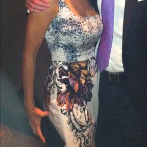 Stunning Elie Tahari sleeveless dress in size 0.